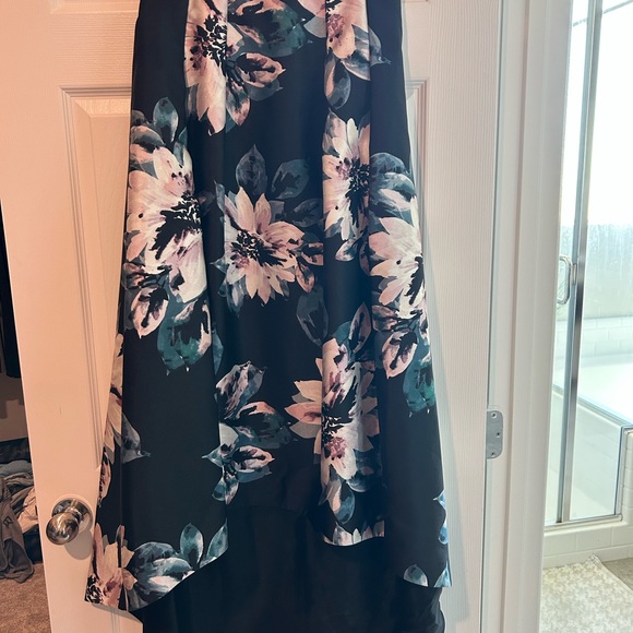 Beautiful Eliza J high-low floral skirt! - Picture 3 of 5